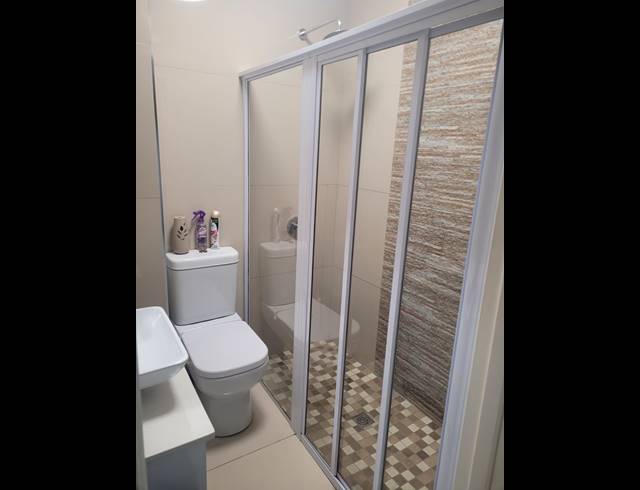 2 BEDROOM APARTMENT TO LET IN ESSENWOOD